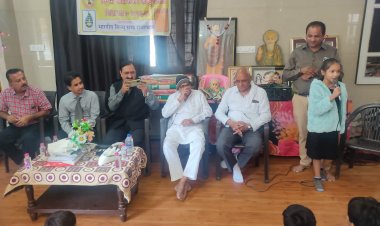 सिंधी क्लास उदयपुर में NCPSL जे डायरेक्टर कयो बाॖरन खे प्रोत्साहित