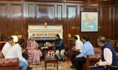 अशोक वासवानी मिले वित्तमंत्री से - की दाल व पशु भोजन पर जी एस टी समाप्त करने की मांग