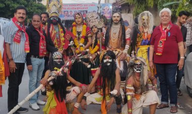 सर्किल ने किया स्वागत,स्टेशन  शोभायात्रा में महिलाओं  की प्रस्तुति को सबने सराहा