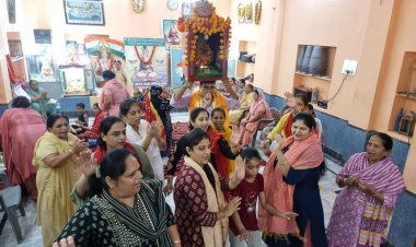 चालिहा महोत्सव में सजाया झूलेलाल जी का बहराना साहिब