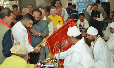 संतो ने फहराई धर्म ध्वजा दिया एकता का संदेश